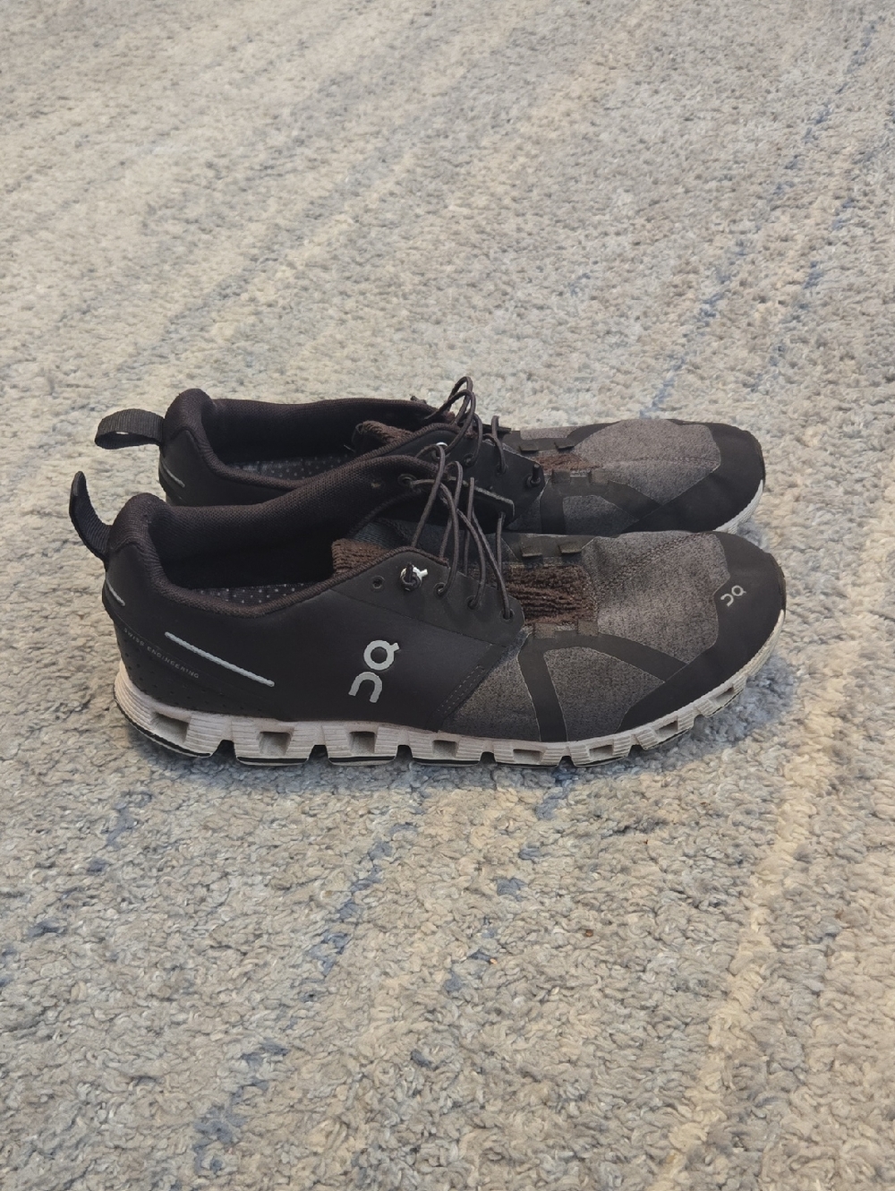 On Cloud 5 Running Shoes Men's 10 Black Grey Lightweight Athletic Sneakers
